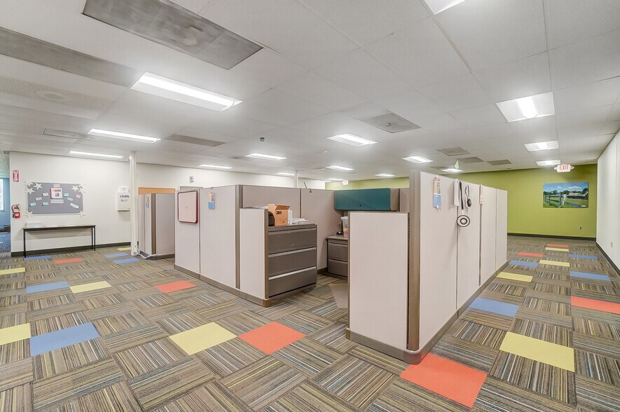 More Photos Of 2025 E 4th St, Lima Light Manufacturing For Lease