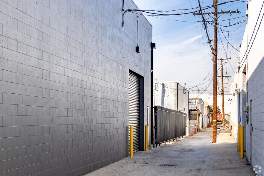More Photos Of 1700 Hayes Ave, Long Beach Warehouse For Lease