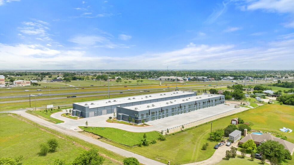 More Photos Of 1433 Chris Ln, Pflugerville Light Distribution For Lease