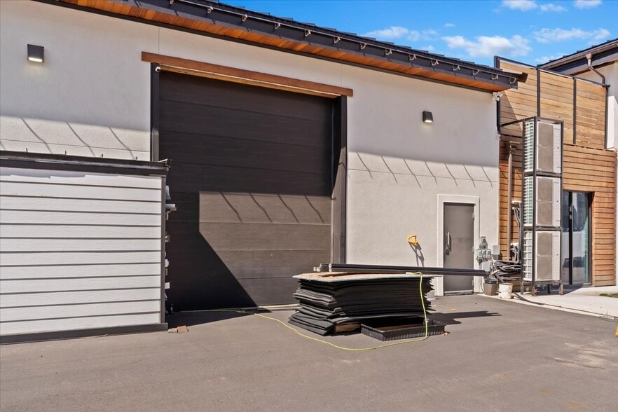 More Photos Of 1042 3000 N, Layton Office For Sale