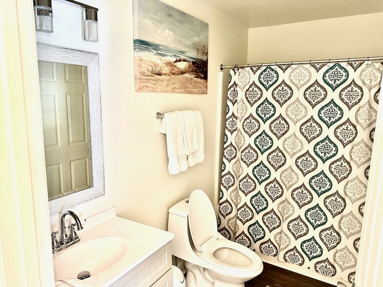 More Photos Of 1660 Kay Ave, Tallahassee Apartments For Sale