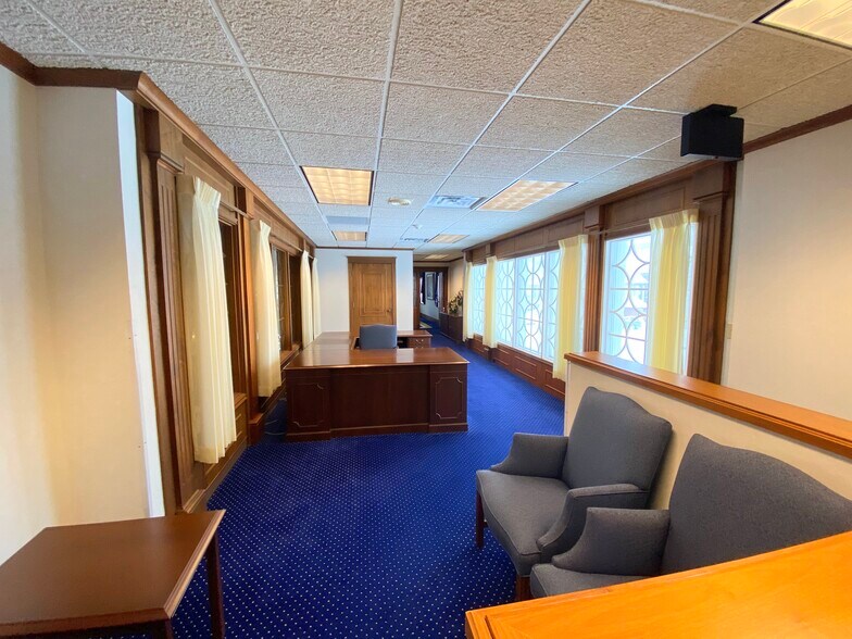 More Photos Of 121 E Fifth St, Storm Lake Office Residential For Lease