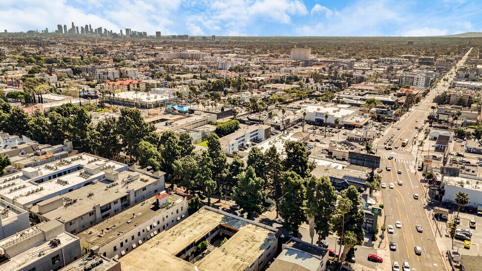 More Photos Of 7063 Lanewood Ave, Los Angeles Apartments For Sale