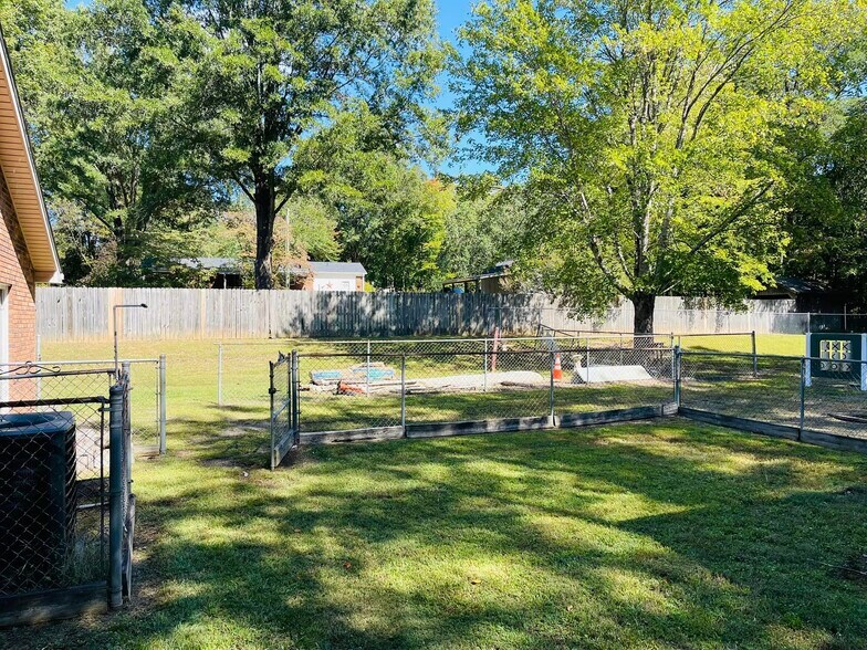 More Photos Of 301 W Main St, Stoneville Office For Sale