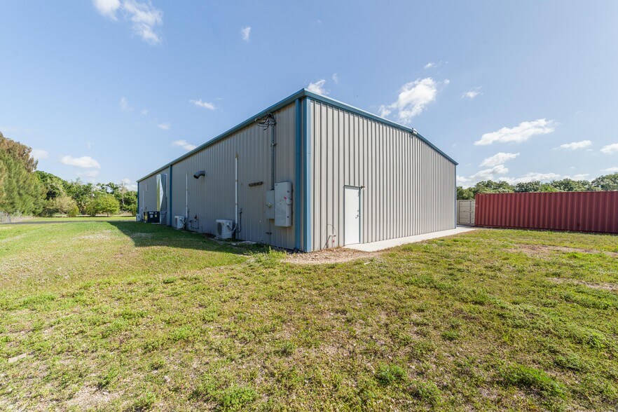 More Photos Of 395 E Lincoln Ave, LaBelle Warehouse For Sale