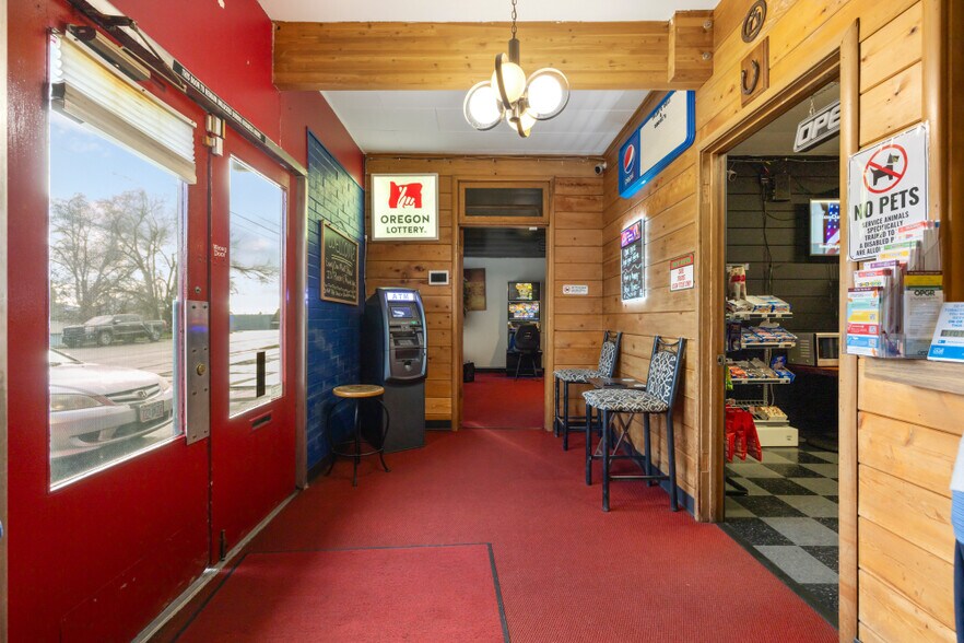 More Photos Of 1414 Oregon Ave, Klamath Falls Office For Sale