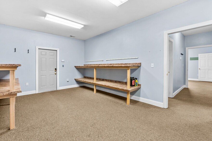 More Photos Of 107 Hillcrest Ave, Simpsonville Office For Sale