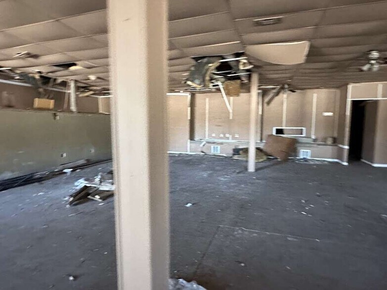 More Photos Of 1513 Market Place Blvd, Brownwood Office For Sale