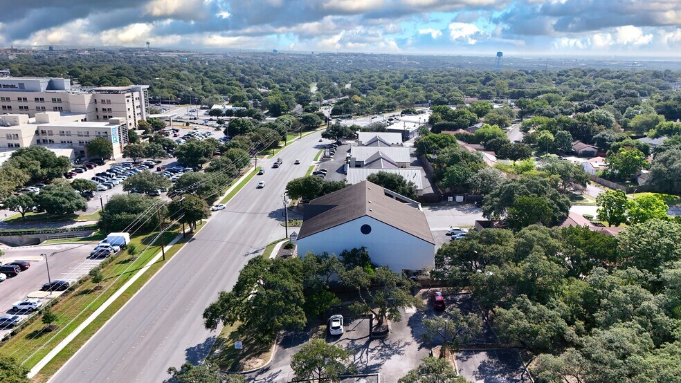 More Photos Of 12501 Judson Rd, San Antonio Medical For Lease