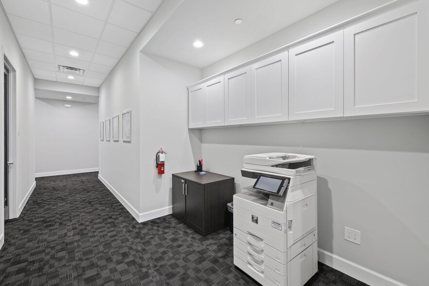 More Photos Of 10055 Yamato Rd, Boca Raton Medical For Lease