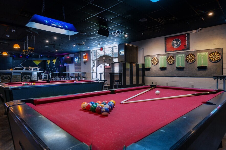 More Photos Of 3248 Blackwood Dr, Nashville Bar For Sale