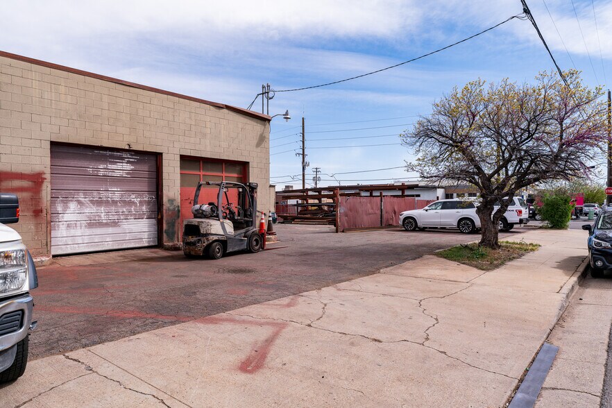 More Photos Of 5135-5145 E 38th Ave, Denver Warehouse For Sale