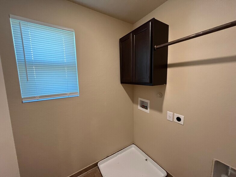More Photos Of 13903 Annas Way, San Antonio Apartments For Sale