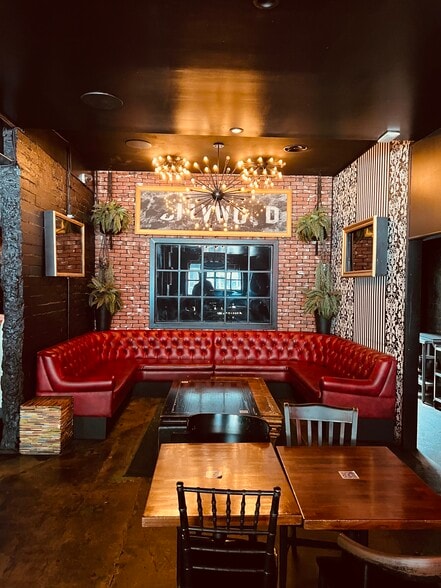 More Photos Of 13625 Ventura Blvd, Sherman Oaks Restaurant For Lease