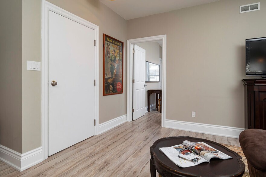 More Photos Of 6391 Main St, Whitchurch-Stouffville Storefront Retail Office For Sale