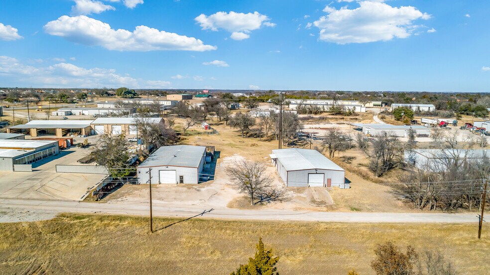 Primary Photo Of 117 Samuel Dr, Weatherford Distribution For Lease