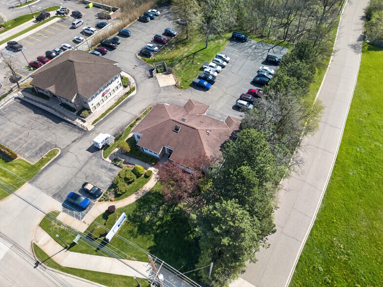 More Photos Of 6300 Sashabaw Rd, Village of Clarkston Storefront For Lease