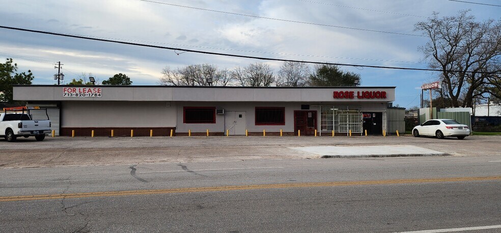 More Photos Of 6900-6906 Dixie Dr, Houston Storefront Retail Residential For Sale