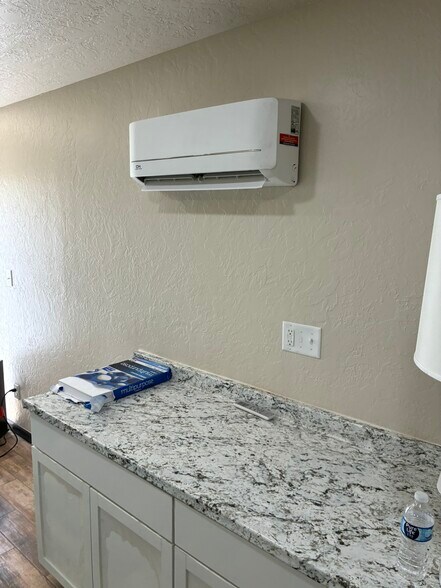 More Photos Of 11671 Maui Ln, Edmond Industrial For Lease