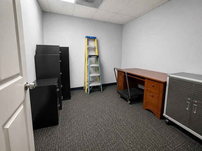 More Photos Of 2245 11th St, Mandeville Office For Sale