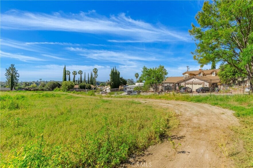 More Photos Of 11326 Wheatland Ave, Sylmar Land For Sale