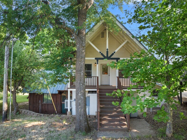 More Photos Of 48212 Clear Creek Rd, Halfway Hospitality For Sale