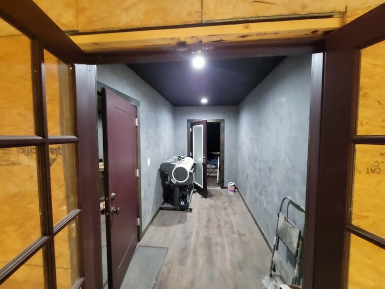 More Photos Of 6266 Janes Ln, Naples Manufacturing For Lease