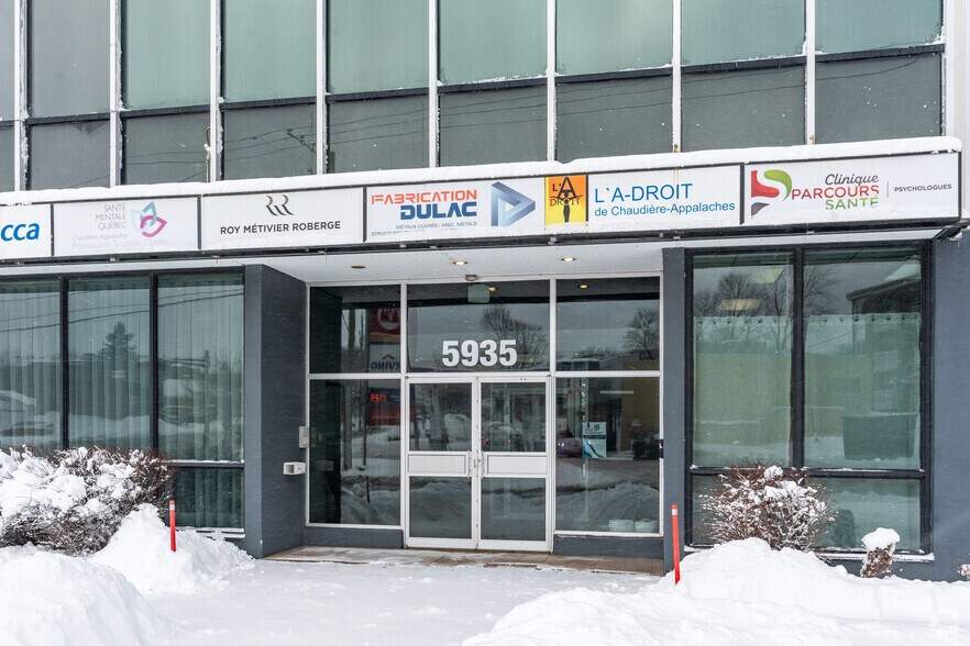 More Photos Of 5935 Rue Saint-Georges, Lévis Office For Lease