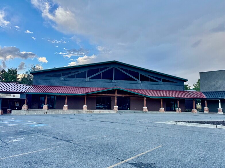 More Photos Of 1776 Park Ave, Park City Freestanding For Lease