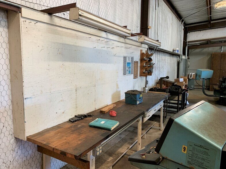 More Photos Of 6887 State Highway 31 E, Murchison Warehouse For Sale