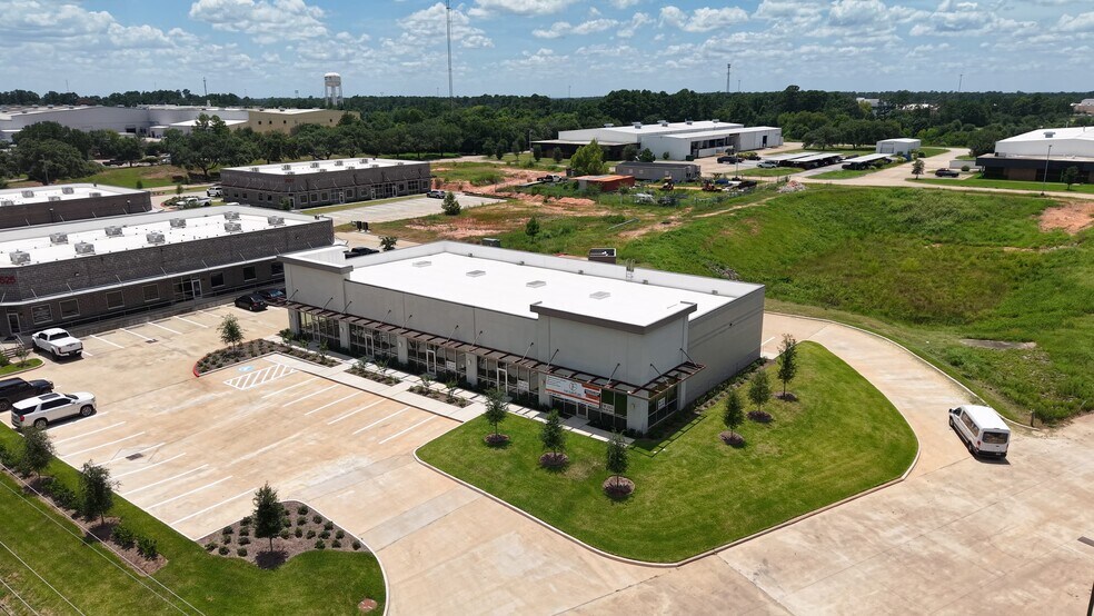 Primary Photo Of 2527 N Frazier St, Conroe Storefront For Sale