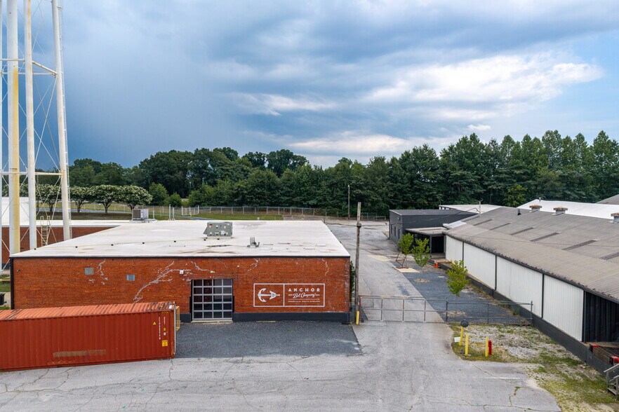 More Photos Of 1801 Rutherford Rd, Greenville Light Manufacturing For Lease