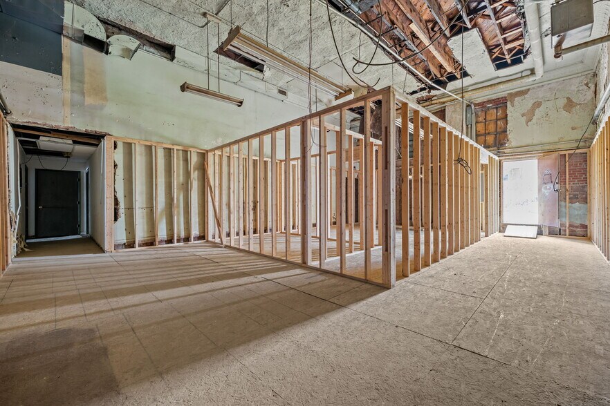 More Photos Of 220-222 S Scales St, Reidsville Storefront Retail Office For Sale