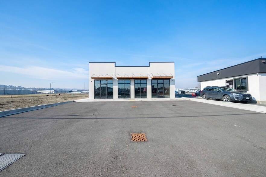 More Photos Of 209 1st, Sunnyside Freestanding For Lease