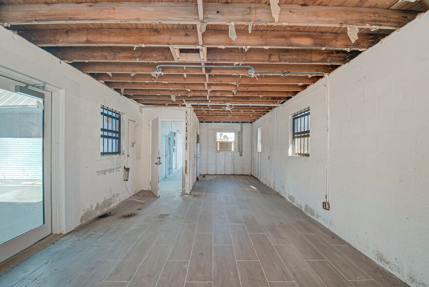 More Photos Of 6101 Estero Blvd, Fort Myers Restaurant For Sale