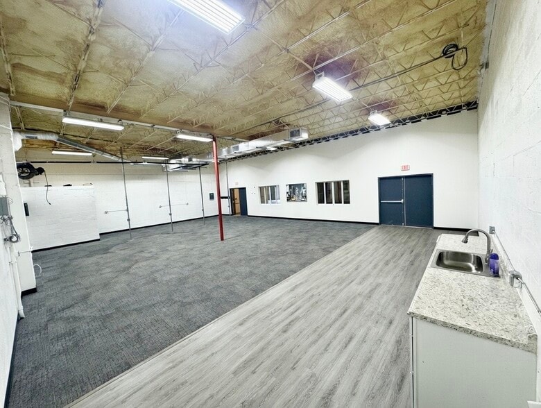 More Photos Of 702-710 NW 9th ave, Fort Lauderdale Warehouse For Lease