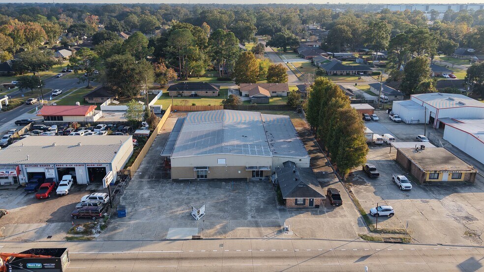 More Photos Of 9170 S Choctaw Dr, Baton Rouge Warehouse For Lease