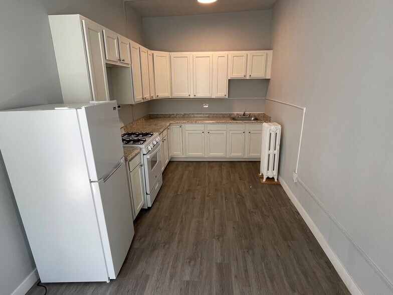 More Photos Of 1755 S Broadway, Denver Apartments For Sale