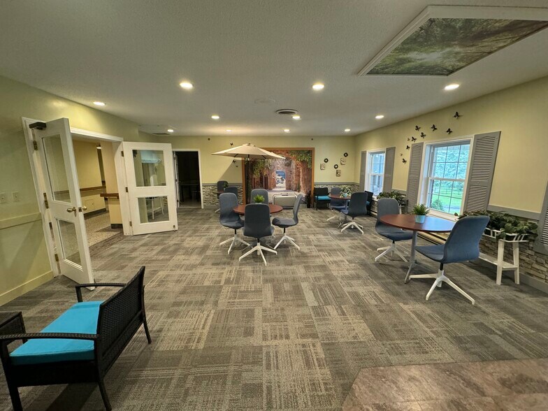 More Photos Of 725 Gibralter St, Norfolk Flex For Sale