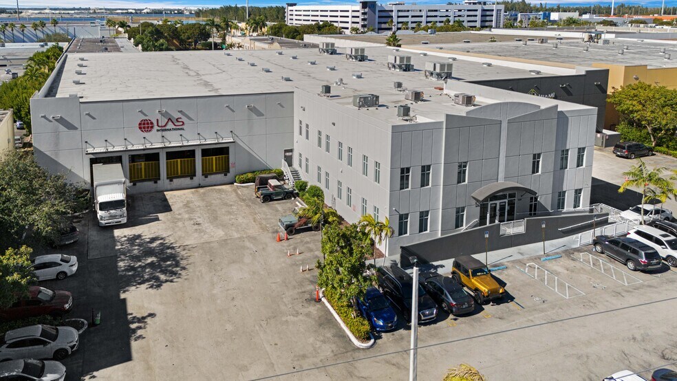 More Photos Of 3500-3508 NW 114th Ave, Miami Warehouse For Lease