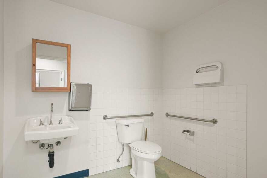 More Photos Of 256 Landis Ave, Chula Vista Medical For Lease