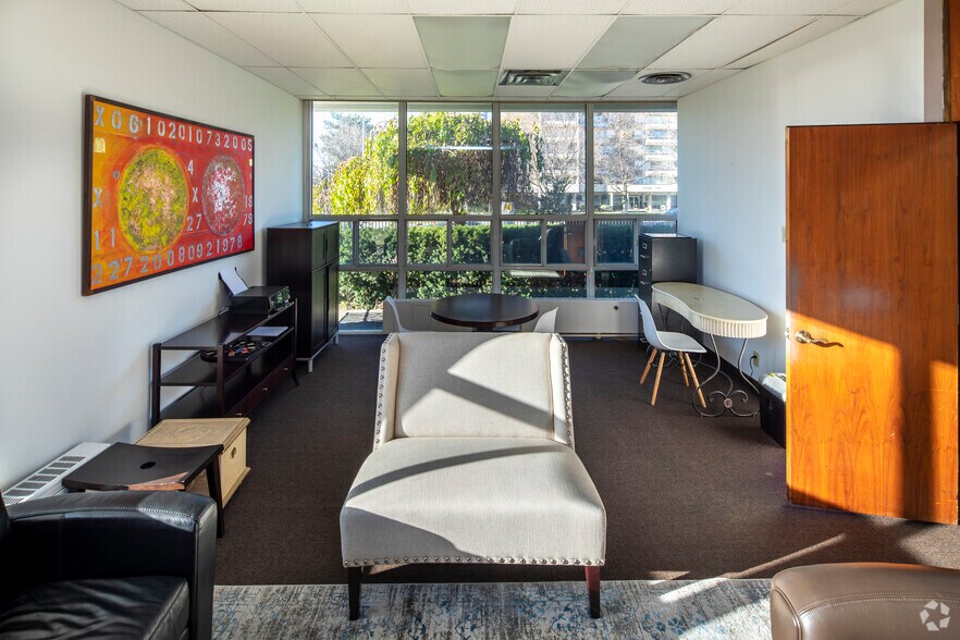 More Photos Of 2171 Avenue Rd, Toronto Office For Lease