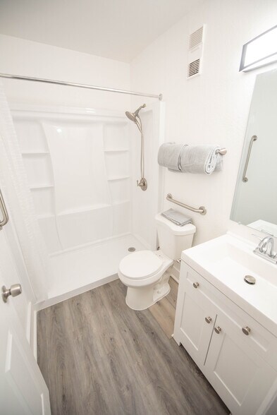 More Photos Of 1101 Tuskawilla Dr, Clearwater Apartments For Sale