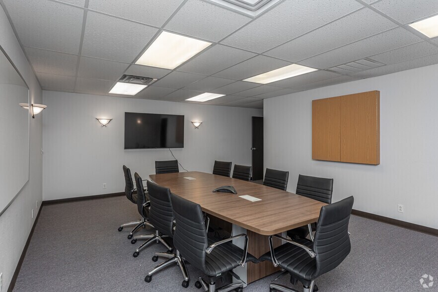 More Photos Of 3600 NW Lawton Rd, Columbus Land For Lease