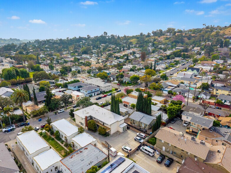 More Photos Of 2233 Addison Way, Los Angeles Apartments For Sale