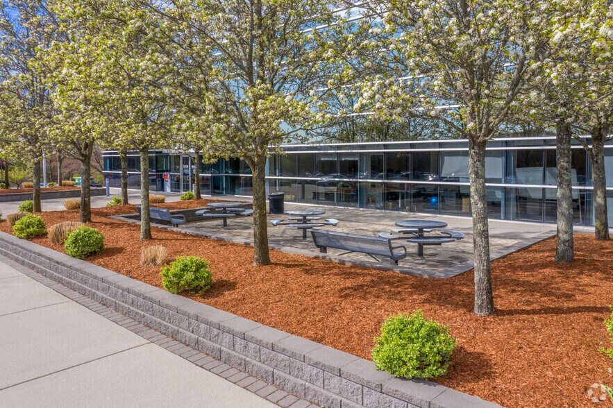 More Photos Of 300 Jubilee Dr, Peabody Manufacturing For Lease