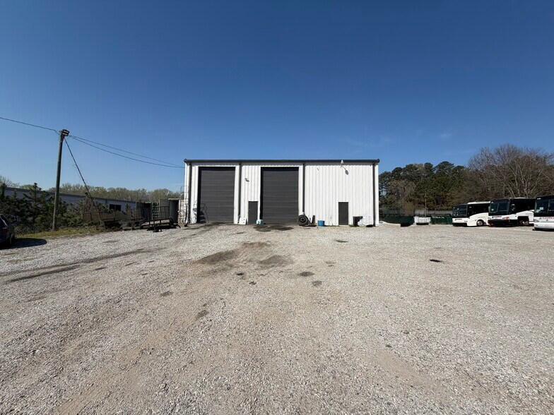 More Photos Of 3395 Jonesboro Rd SE, Atlanta Warehouse For Lease