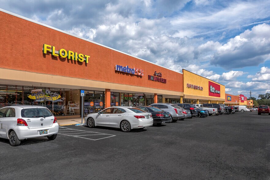 More Photos Of 2019-2023 E Silver Springs Blvd, Ocala General Retail For Lease