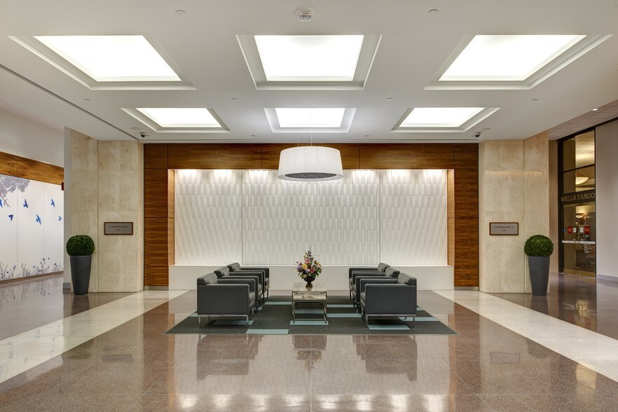 More Photos Of 606 Walnut St, Des Moines Office For Sale