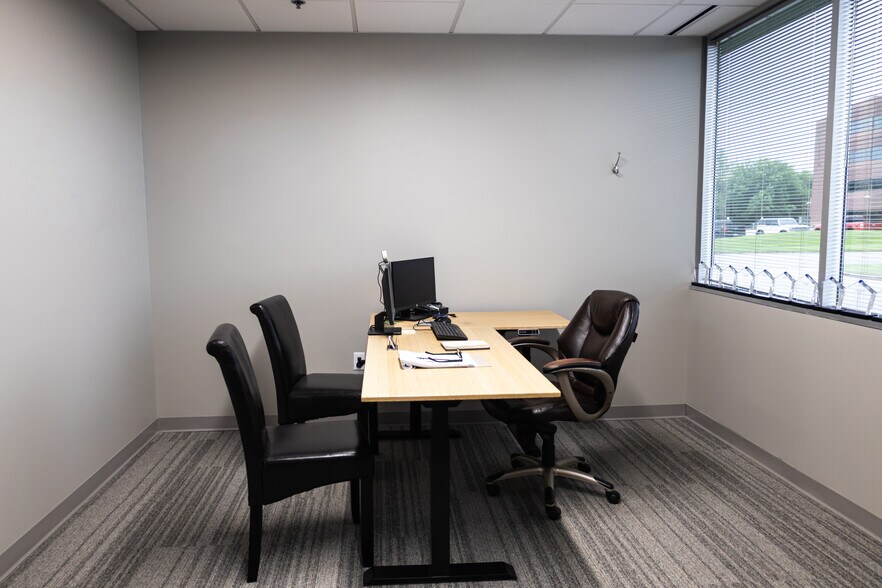 More Photos Of 3950 Priority Way South Dr, Indianapolis Office For Lease